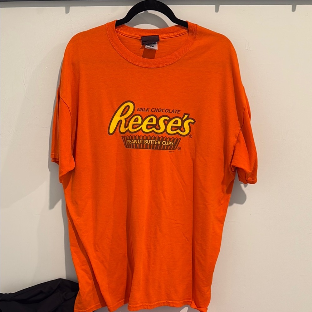 Reese’s shirt men’s XL